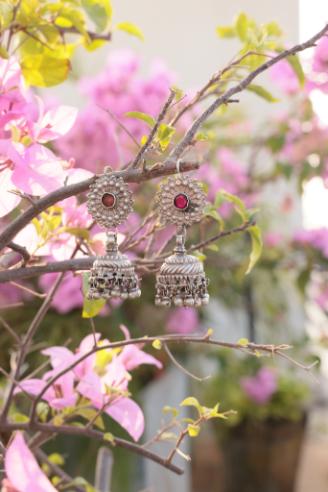 Nina jhumka