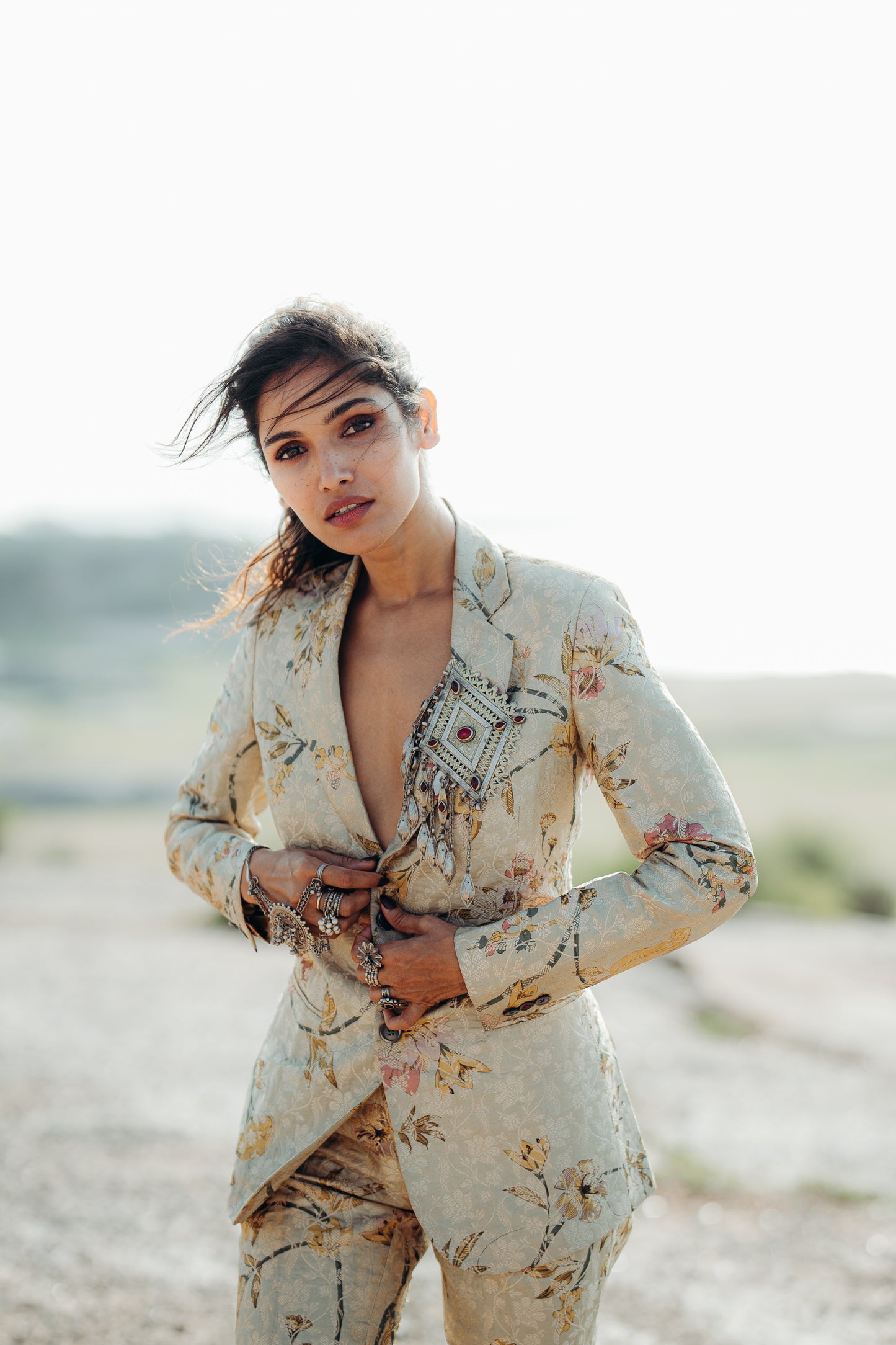 Jashn versatile silver pendant/brooch