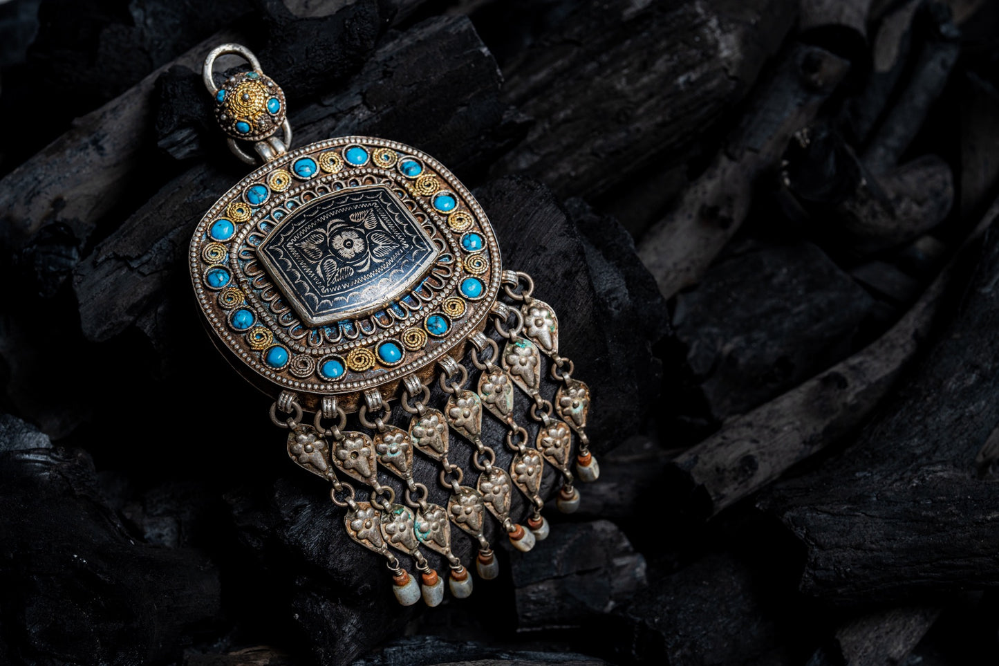 Hafez pendant