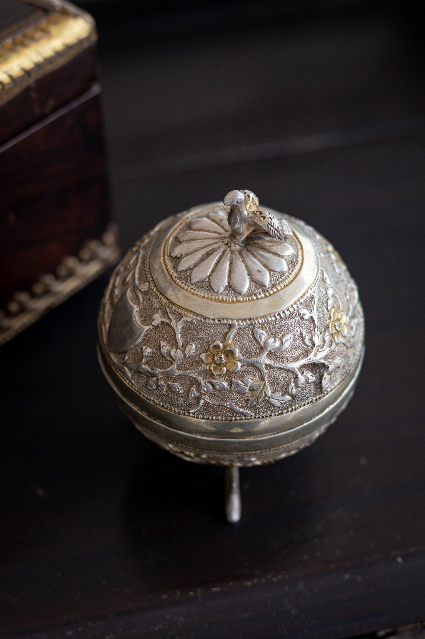 Antique Daisy Container