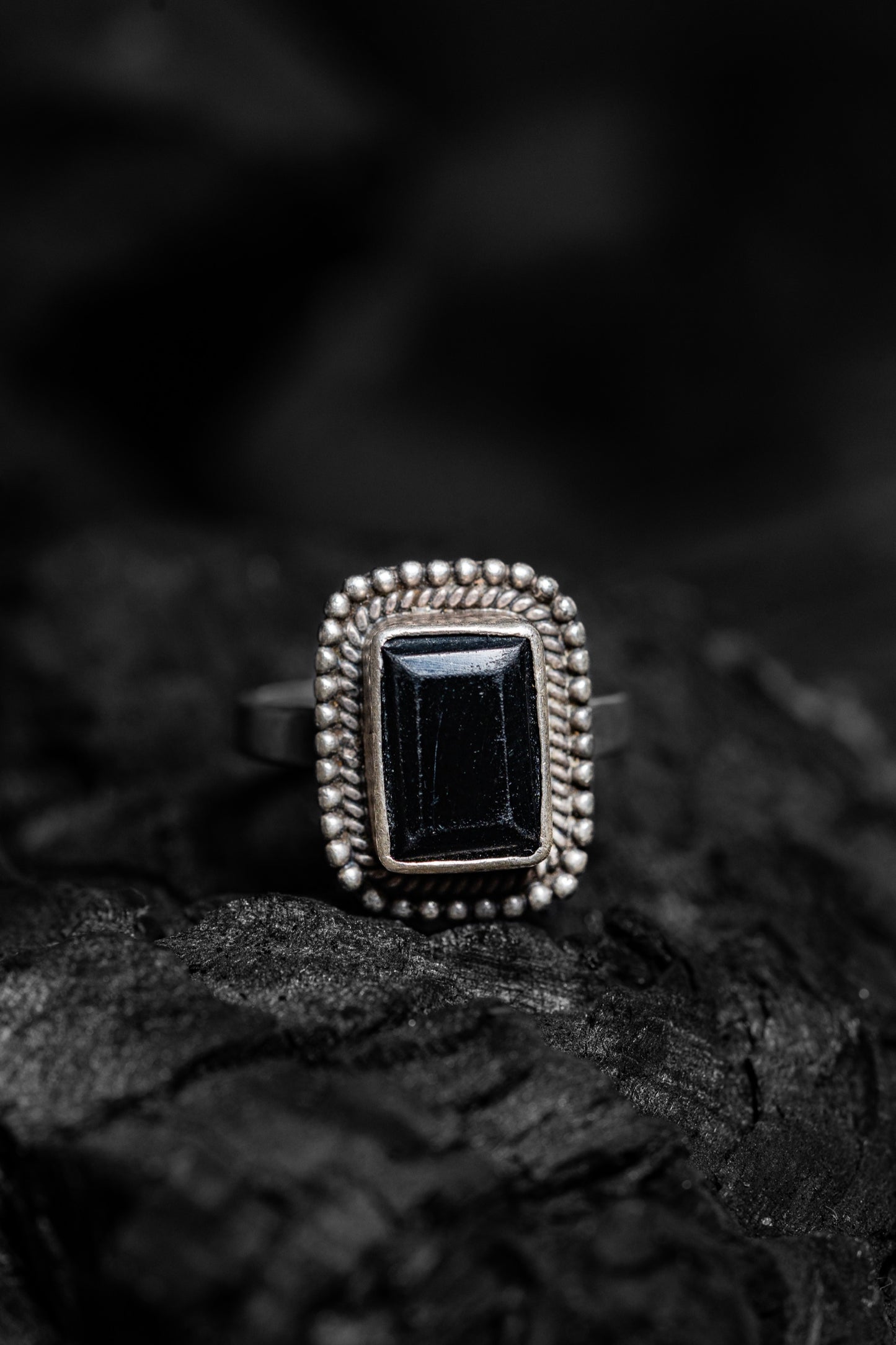 Adhip ring