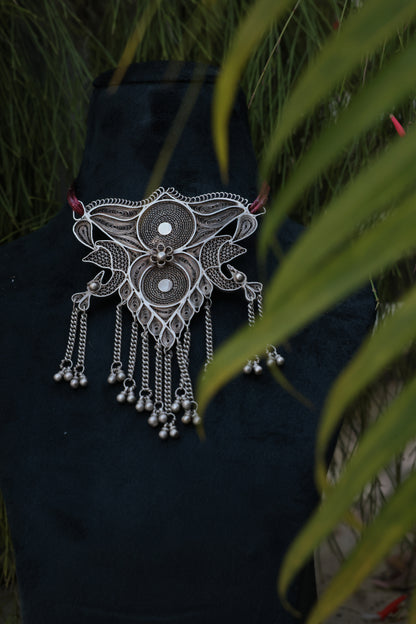Safa choker