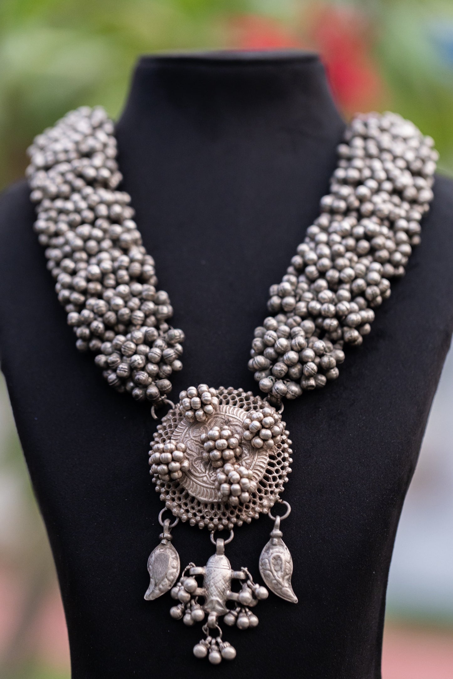 Bandhan neckpiece