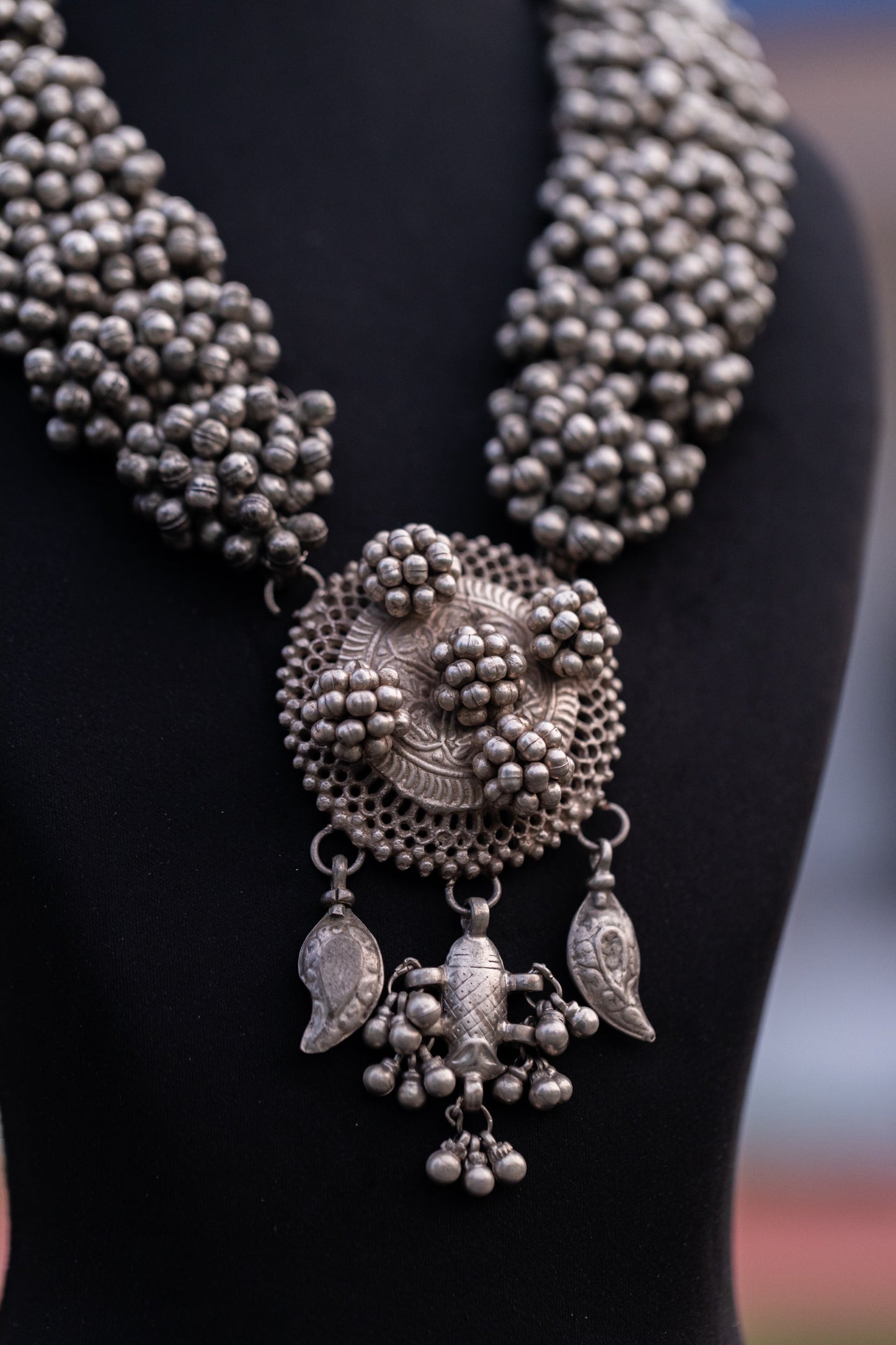 Bandhan neckpiece